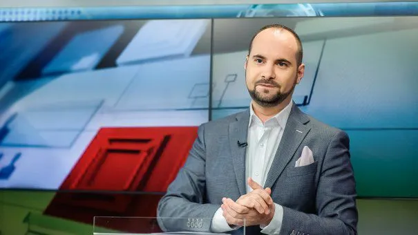 Războiul celor 2 Roze: Armata Albastră a lui Iohannis vs Marea Armată Roșie PSD 