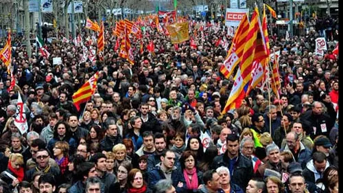 REVOLTĂ în Spania! Catalanii au ieșit  în stradă! 