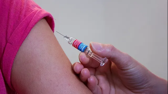 Juncker: Copiii din România sau din Italia ar trebui să aibă acelaşi acces la vaccin anti-rujeolă