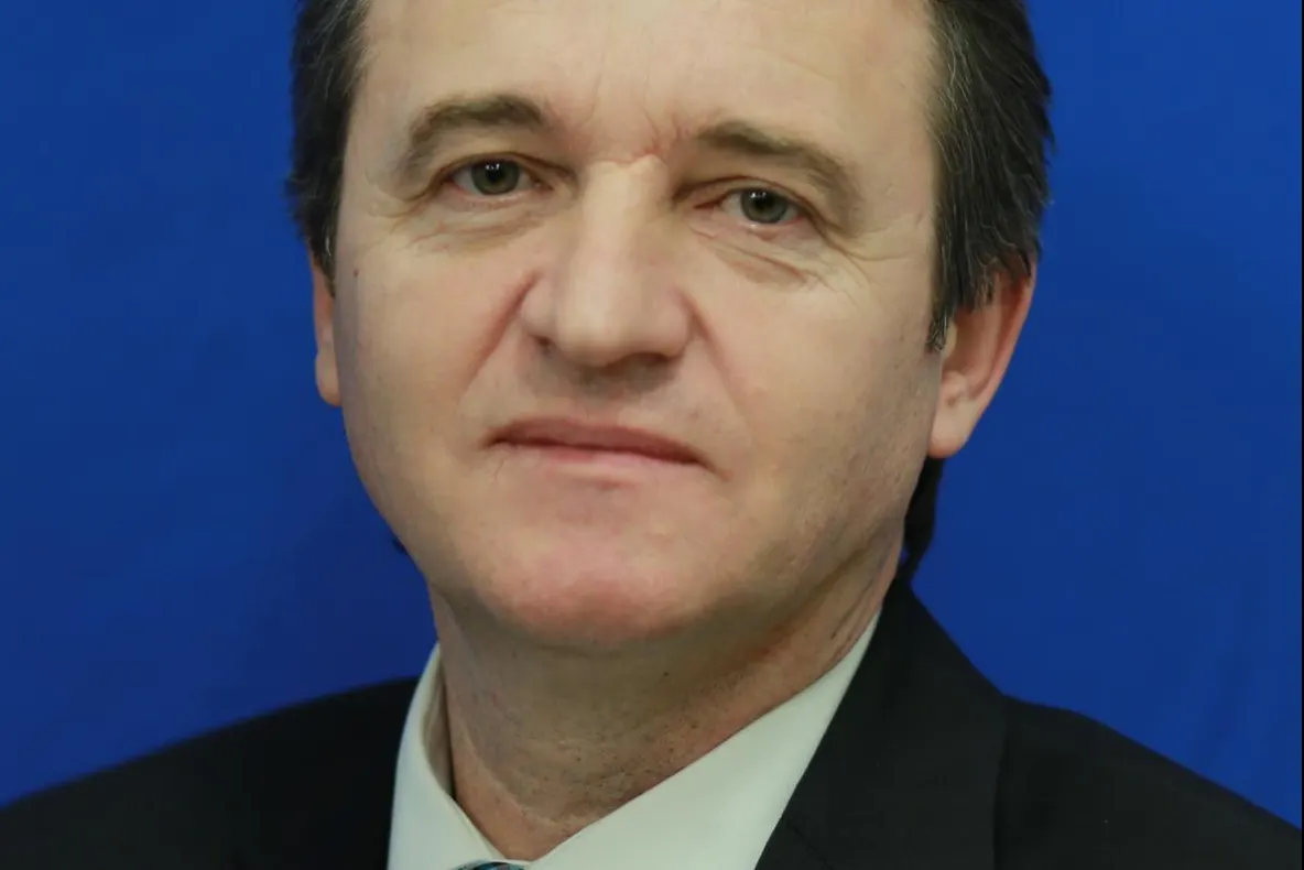 De ce ezită Weber să preia funcția de ministru al Apărării Naționale