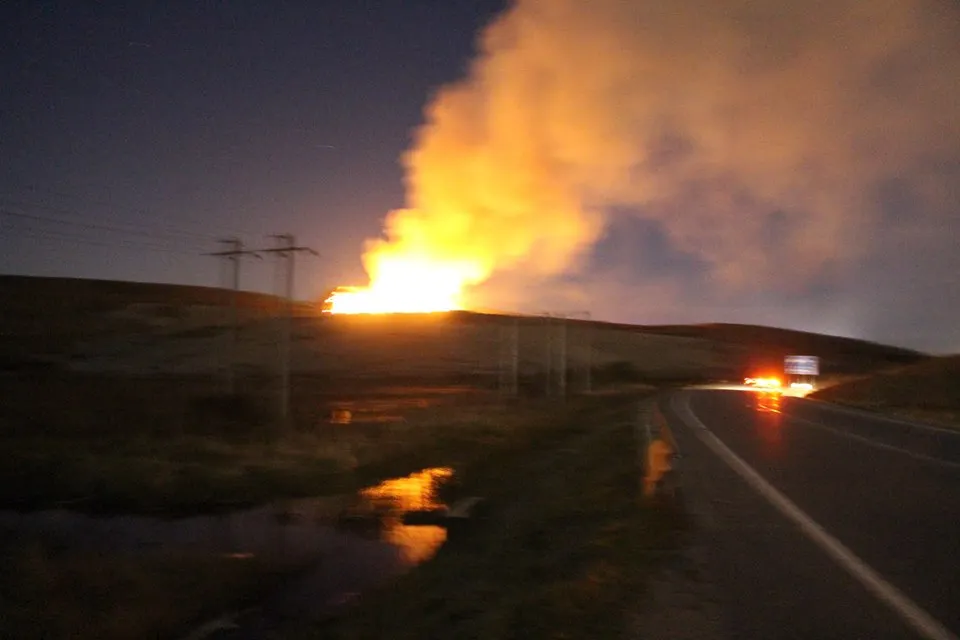 Incendiu la rampa de gunoi din Cluj. Pompierii luptă cu focul de o jumătate de zi (VIDEO)