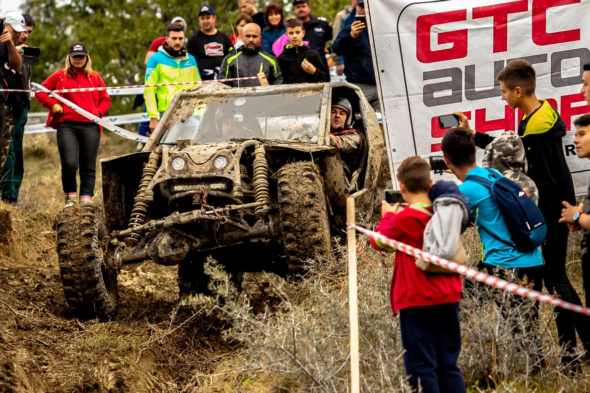 Ziua cea mai lungă la off-road! Piloții vor concura timp de 24 de ore 