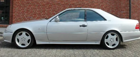 Un magnat căuta chilipiruri. A găsit la vânzare un Mercedes AMG din '99. ŞOC când s-a uitat în bord