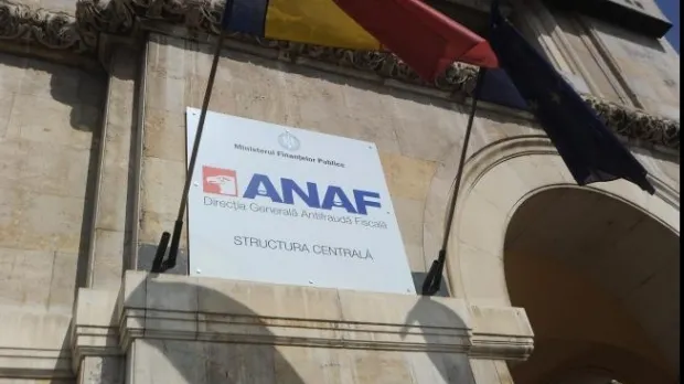 "Milionara" de la ANAF, care primea bani în cutii de pișcoturi, arest la domiciliu