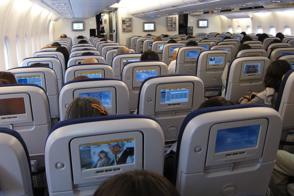 Preferi să stai la geam în avion? Iată ce spune acest lucru despre tine