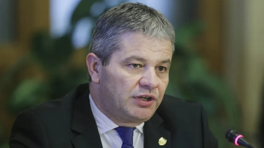 Ministrul Sănătăţii, acuzat de plagiat