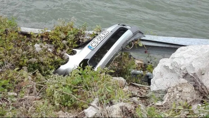 Şefi de la drumuri DEMIŞI după groaznicul accident din Caraş-Severin.Parapeţii, deterioraţi de 2 ani