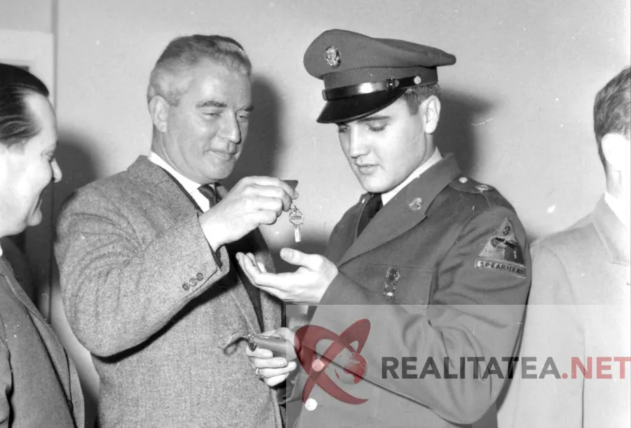 Imagini în premieră. Cum arăta maşina exclusivistă pe care Elvis Presley a plătit 3.500 de dolari