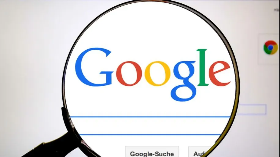  Google te urmăreşte pretutindeni. Cum poţi să asculţi şi să ŞTERGI totate informaţiile înregistrate