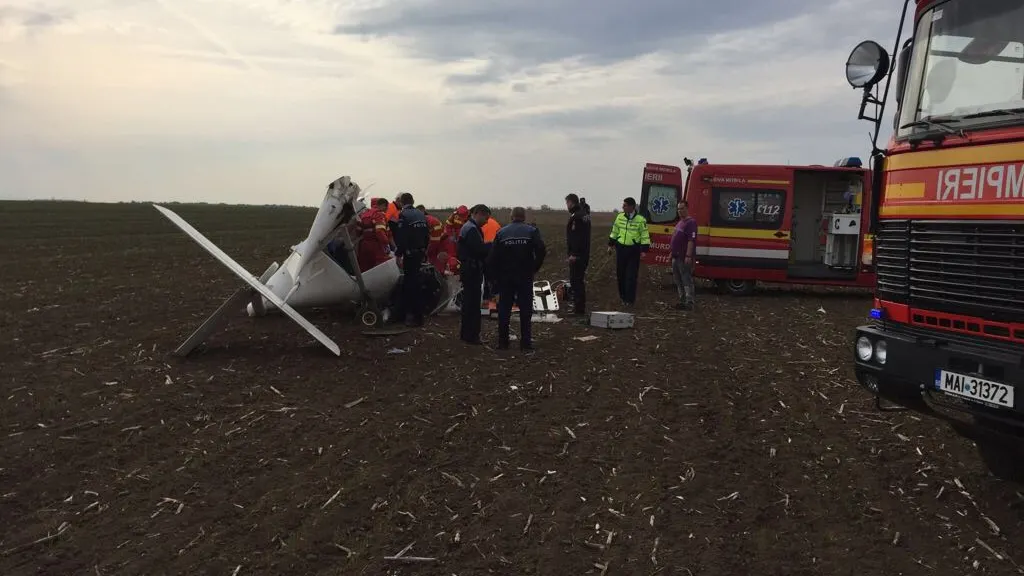 Un avion de mici dimensiuni a aterizat forţat pe un câmp de lângă Alba Iulia