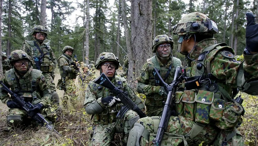 Victoria electorală a premierului Shinzo Abe anunță sfârșitul constituției pacifiste a Japoniei