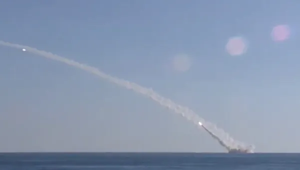 Rusia a lansat RACHETE de croazieră spre poziţii din Siria ale teroriştilor de la Stat Islamic