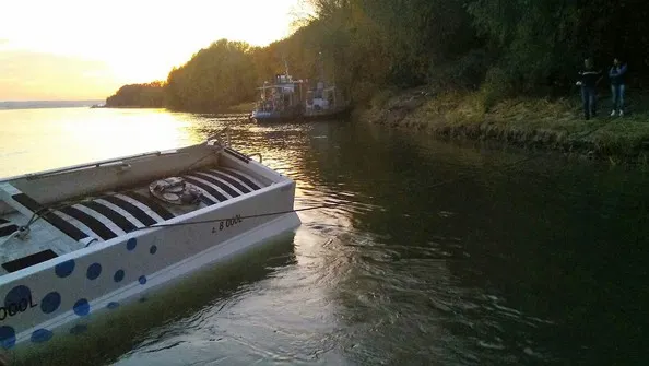 O altă mașină a plonjat în Dunăre