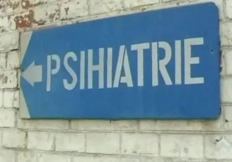 Bărbat internat cu forța la Psihiatrie după ce a postat pe Facebook mesaje de amenințare la adresa magistraților