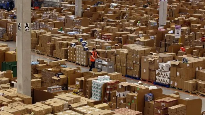Au furat electronice în valoare de milioane de dolari de la Amazon printr-un mecanism incredibil