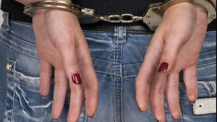 Un bărbat însurat din Vâlcea a apelat la poliţie pentru a scăpa de amanta de 23 de ani