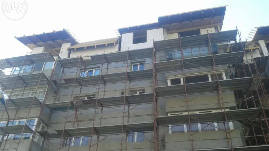 Zeci de mii de români ce locuiesc în astfel de blocuri, în ILEGALITATE. Trebuie să ia măsuri urgent