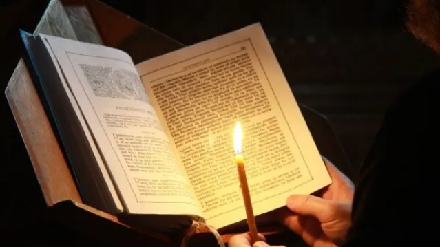 "Nu vă înghesuiți la sfintele icoane, nu ripostați agresiv dacă sunteți împins. Atenție la buzunare"