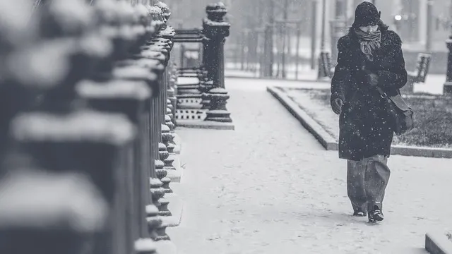 Ne așteaptă o săptămână cu ploi și ninsori. Cum va fi vremea în toată țara marți, miercuri și joi