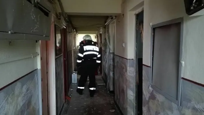 GALERIE FOTO. Explozie puternică în vestul ţării. Zeci de persoane, evacuate
