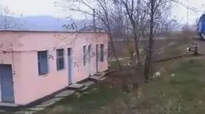 VIDEO. Aţi văzut aceste clădiri când aţi mers cu trenul prin România, dar sigur nu ştiaţi ce sunt