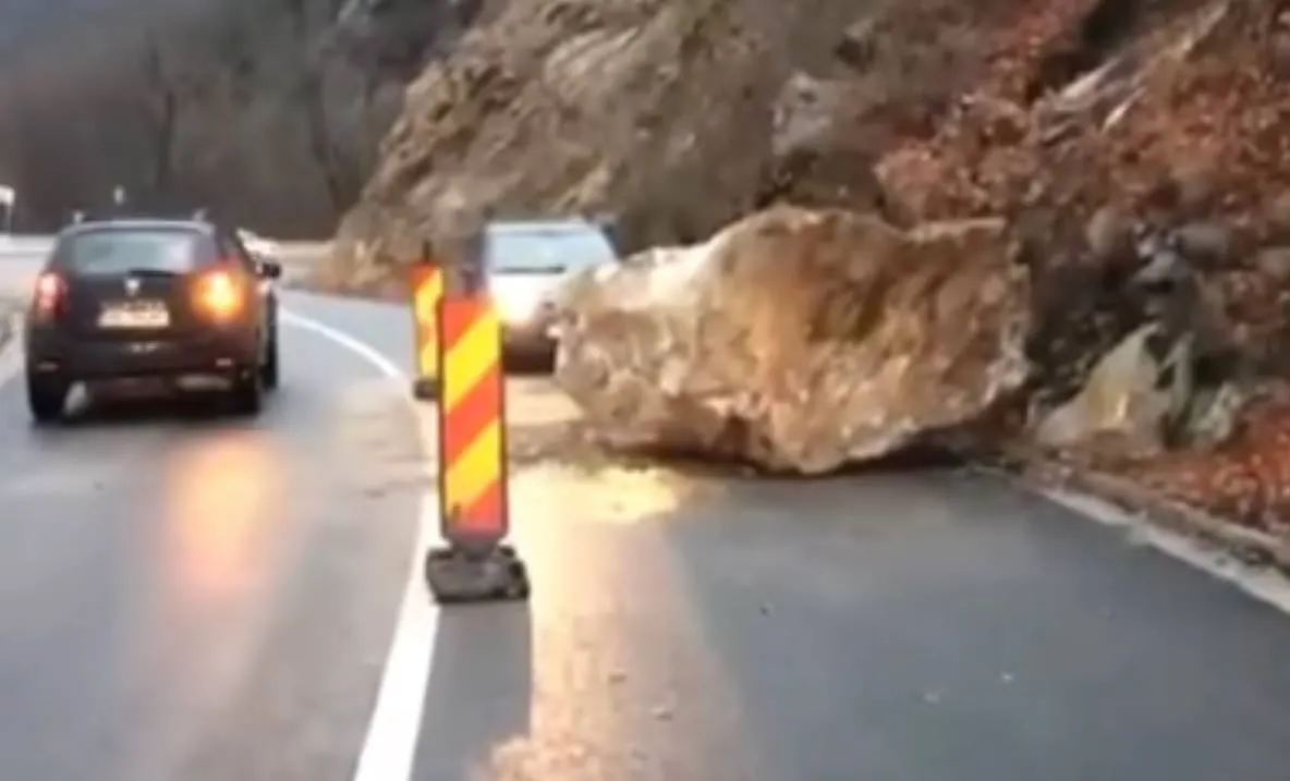 Panică pe drumurile din România. Locul unde şoferii au scăpat ca prin urechile acului