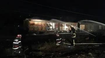 Surpriză pentru impiegatul de mişcare care a observat fumul ce ieşea din trenul încărcat cu nitrat