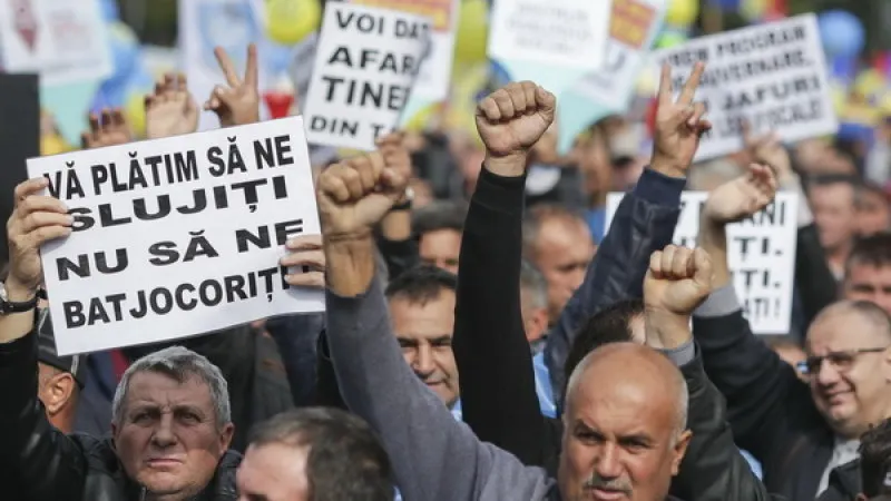 Se cer măsuri DURE pentru deputatul PSD care a insultat un protestatar