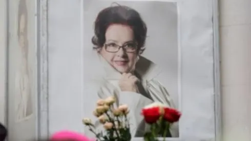 Un ultim OMAGIU pentru Stela Popescu! Flori, lumânări și aplauze pentru Marea Doamnă a Teatrului