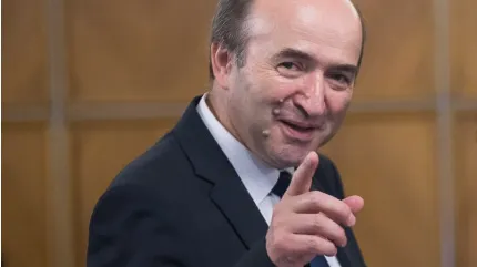 Tudorel Toader vine în Parlament, pentru a vorbi despre situația penitenciarelor