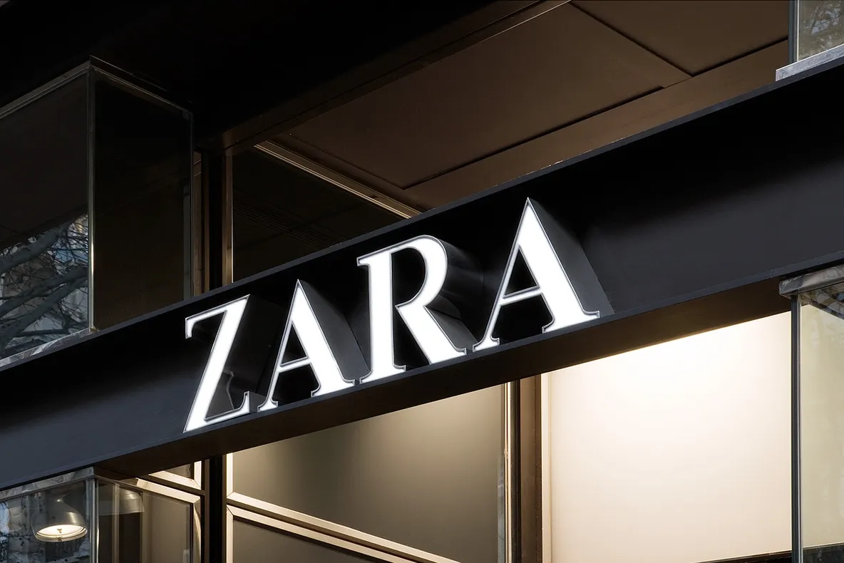 Clienții Zara din Istanbul găsesc în buzunarele hainelor bilete scrise de lucrătorii retailer-ului