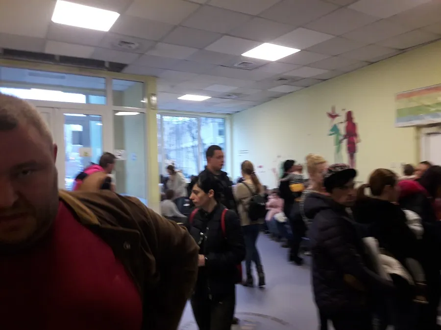 România reală de Ziua Națională. Mesajul unui părinte disperat aflat cu copilul la Spitalul Budimex