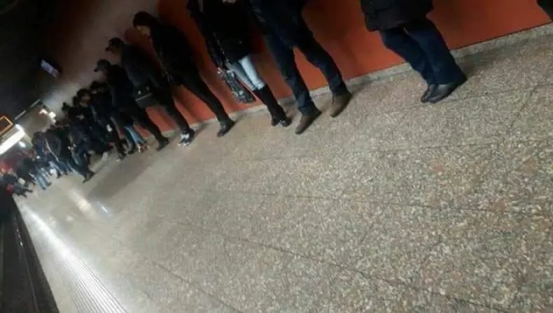 IMAGINEA ZILEI. Așteptând metroul în București