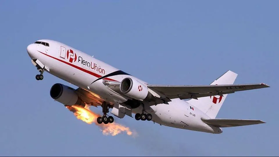ALERTĂ aviatică în SUA. Motorul unui avion a luat FOC la scurt timp după decolare