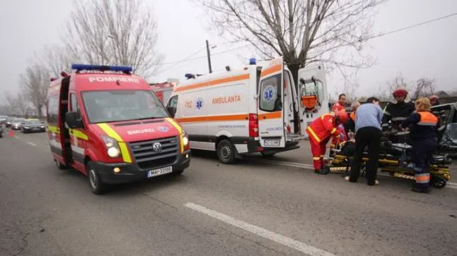 Accident cumplit. Șase persoane au fost rănite. Autoritățile au intervenit în forță