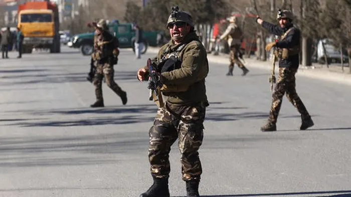 Atentat sinucigaş în Afganistan: Cel puţin 5 morţi şi 12 răniţi