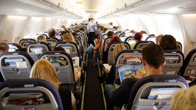 Lucrul pe care nu ar trebui să-l mai faci, atunci când te afli într-un avion. E mai rău decât crezi