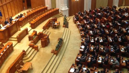 Ceartă în Parlament. Chichirău (USR) i-ar fi spus lui Cătăniciu (ALDE) că ”o așteaptă la metrou”