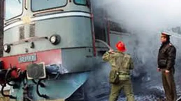 O locomotivă a luat foc. Șapte trenuri au întârzieri record 