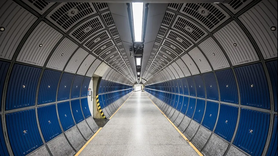 Comisia Europeană critică dur proiectul liniei de metrou Bucureşti-Otopeni