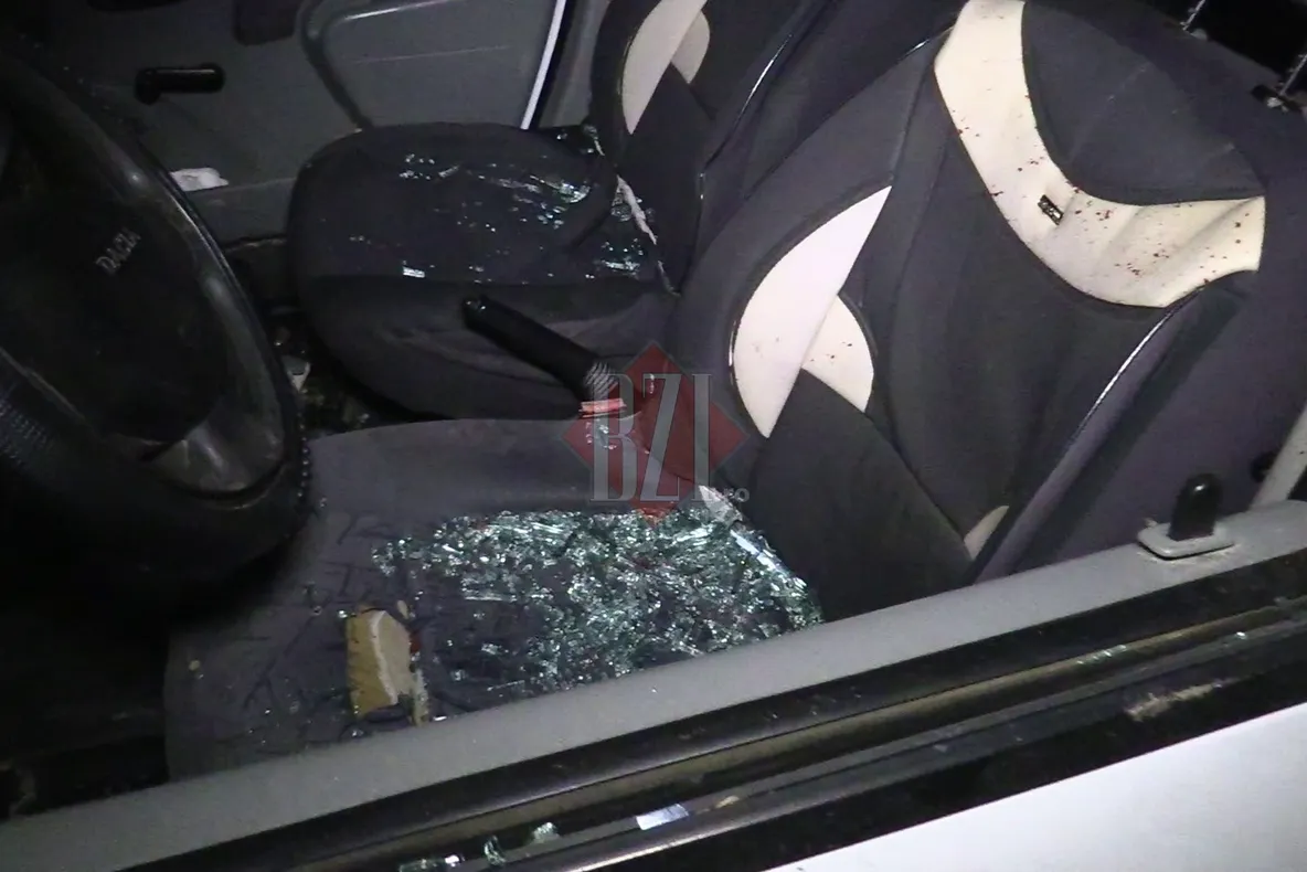 Iași: Atac violent asupra polițiștilor, o mașină vandalizată, agresori răniți și arestați (VIDEO)