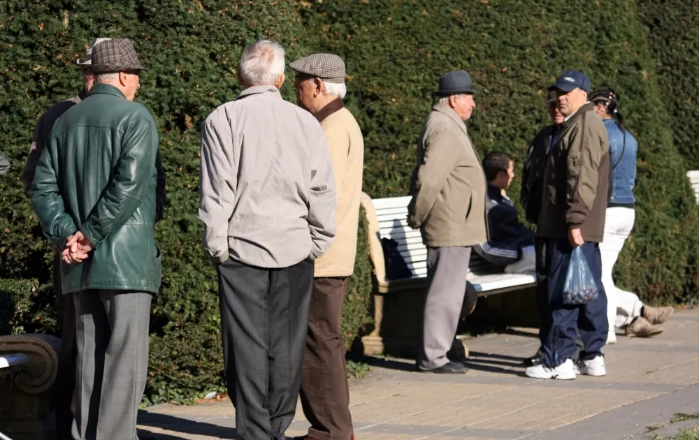 VESTE PROASTĂ pentru unii PENSIONARI: De la 1 ianuarie vor primi mai puţini bani