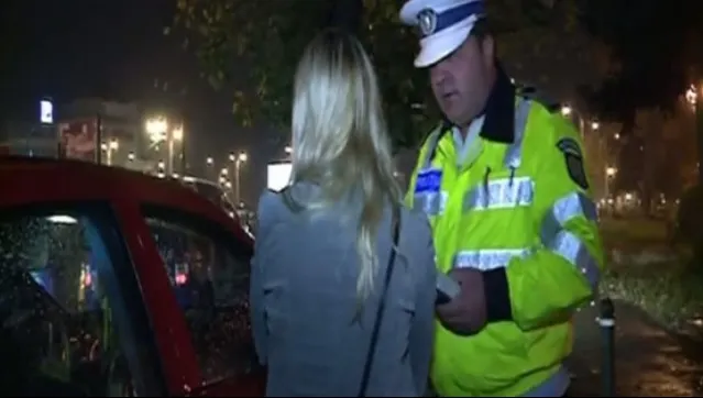 O șoferiță demnă de „așa, nu!”. S-a urcat la volan cu permisul suspendat, a lovit un copil și a fugit de la locul accidentului