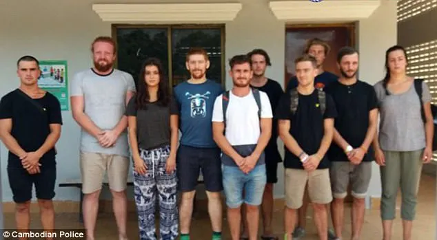 Turişti arestaţi, după ce au dansat "pornografic". Dezmăţul pentru care riscă 1 an de închisoare