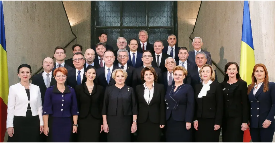 Guvernul Dăncilă, prima fotografie oficială, de grup, la Palatul Victoria. Ce ministru nu se vede