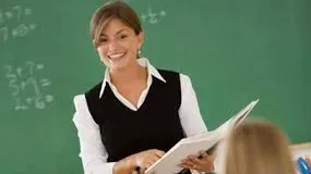 Noi reguli pentru educatori și învățători. Președintele Iohannis a promulgat legea