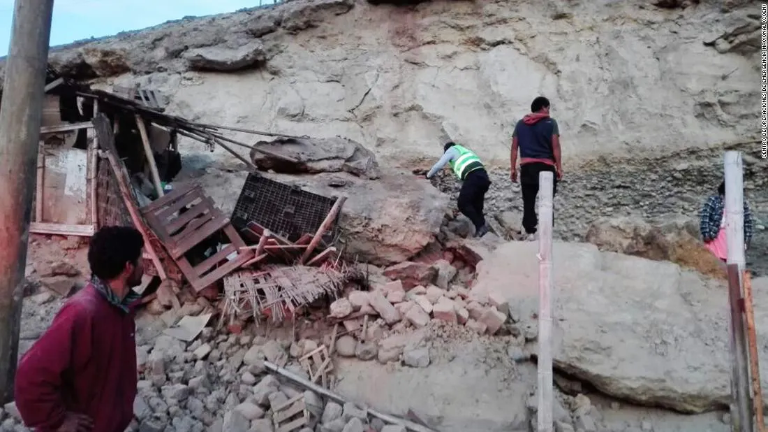 Cutremur de 7,1 grade în Peru. Alertă de tsunami, morți, răniți și case prăbușite