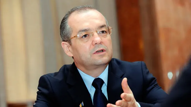 Emil Boc: ”Dacă domnul Ungureanu continuă să mă calomnieze, îl voi da în judecată!”