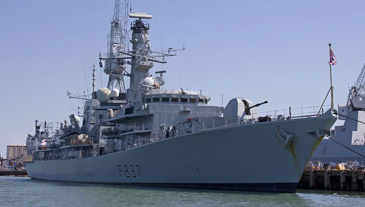 Nave militare ruseşti, INTERCEPTATE în Canalul Mânecii. Au fost escortate de o fregată britanică