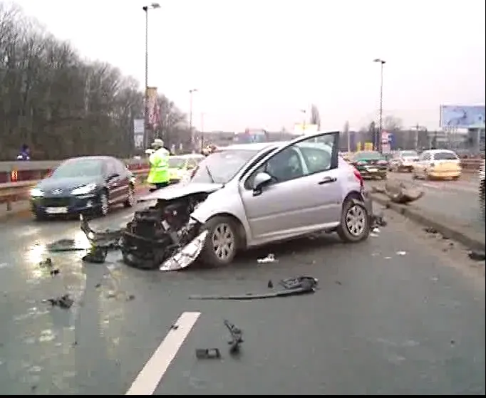 Jandarm beat la volan, în Iași
